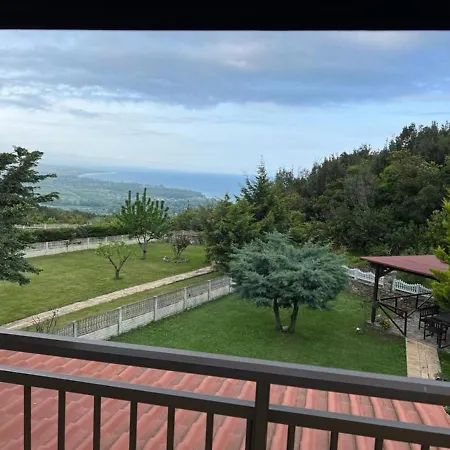 Zeus Viewpoint Villa: Three Floors Of Beauty Νέος Παντελεήμονας