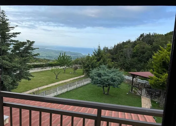 Zeus Viewpoint Villa: Three Floors Of Beauty Νέος Παντελεήμονας